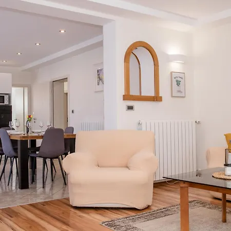 Ania Apartman *
